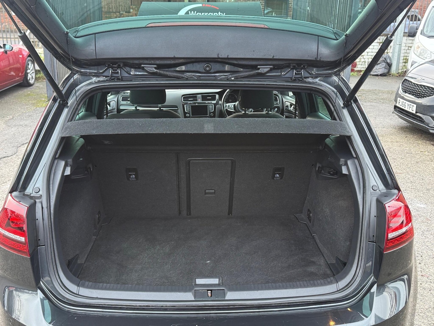 Used Volkswagen Golf 2016 for sale - 77229311: Photo 24