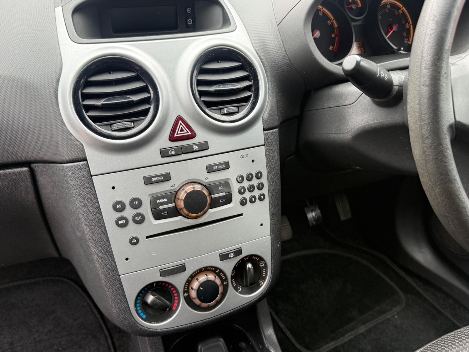 Used Vauxhall Corsa 2011 for sale - 78101105: Photo 17