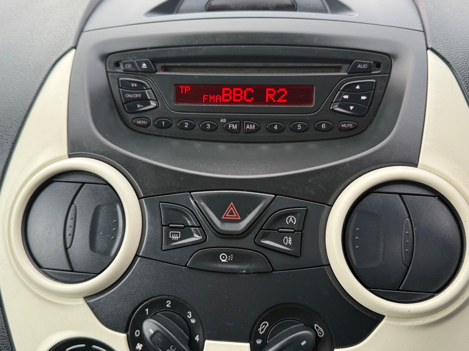 Used Ford Ka 2015 for sale - 77853970: Photo 18