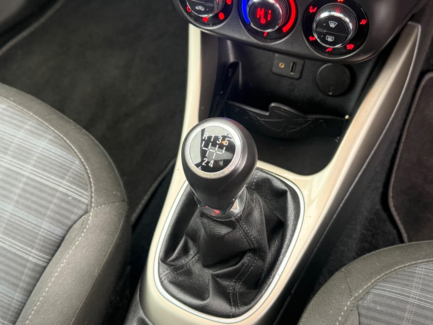 Used Vauxhall ADAM 2014 for sale - 77626194: Photo 17