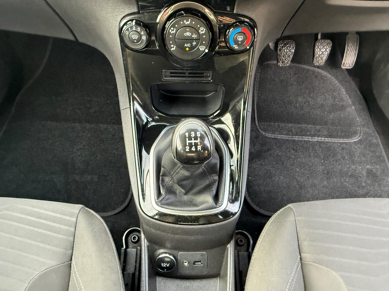 Used Ford Fiesta 2015 for sale - 76965356: Photo 18