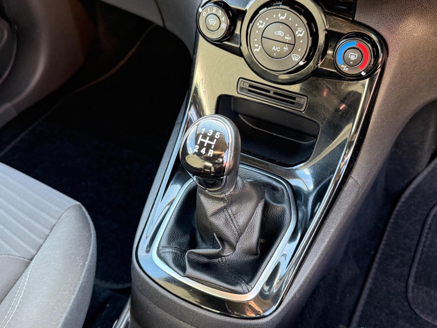 Used Ford Fiesta 2017 for sale - 78047005: Photo 18