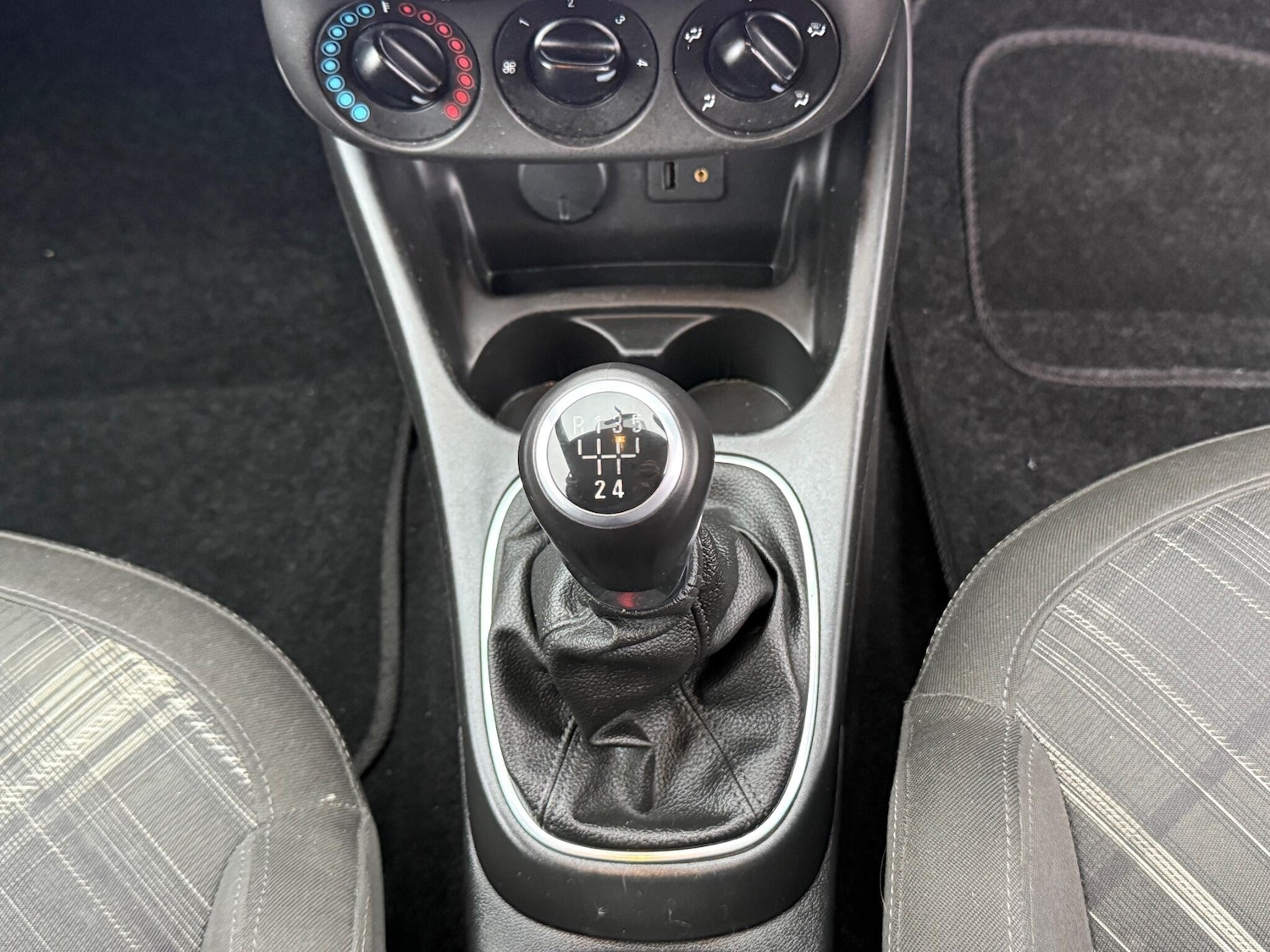 Used Vauxhall Corsa 2015 for sale - 77143989: Photo 17