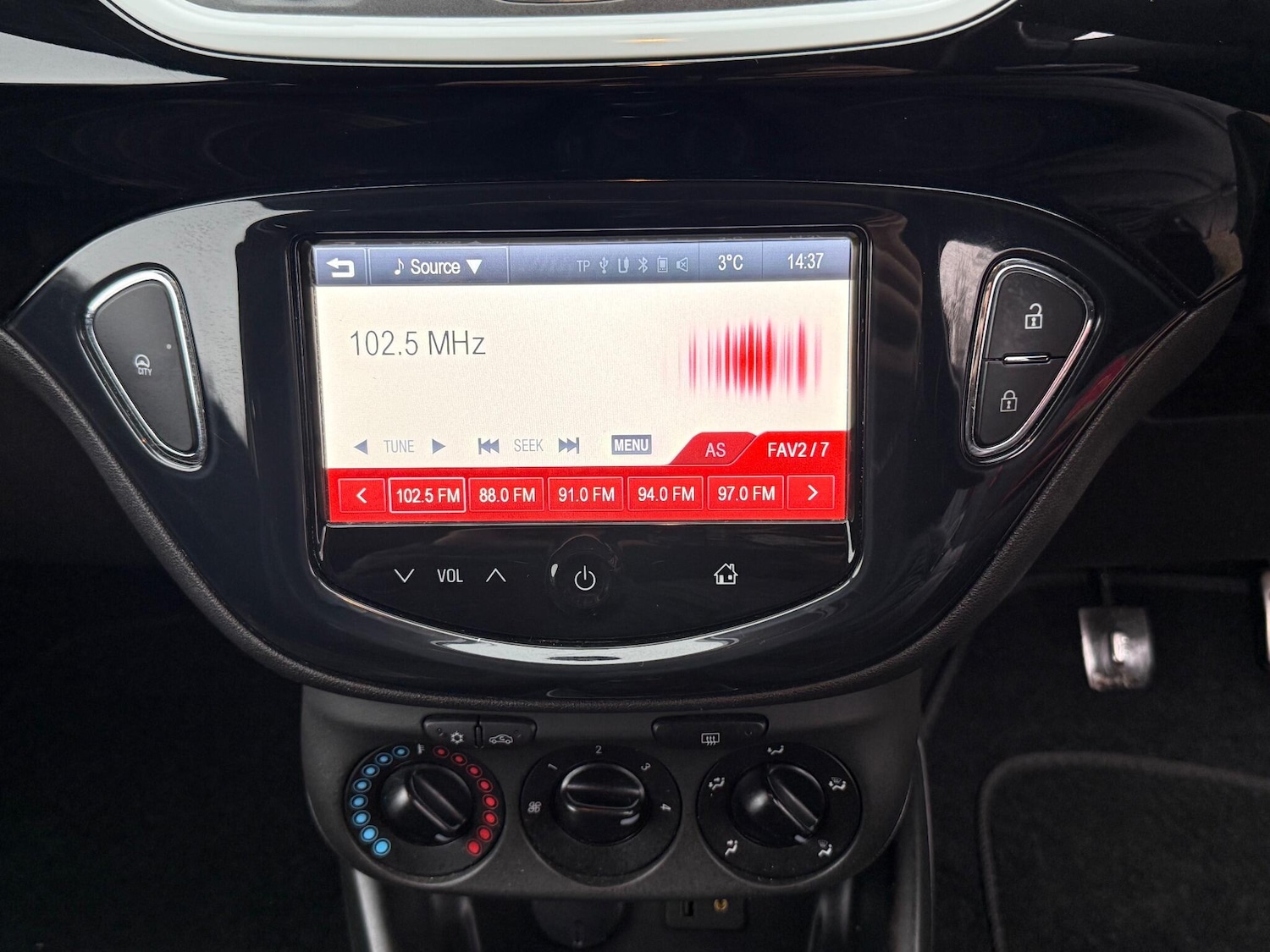 Used Vauxhall Corsa 2015 for sale - 77143989: Photo 20