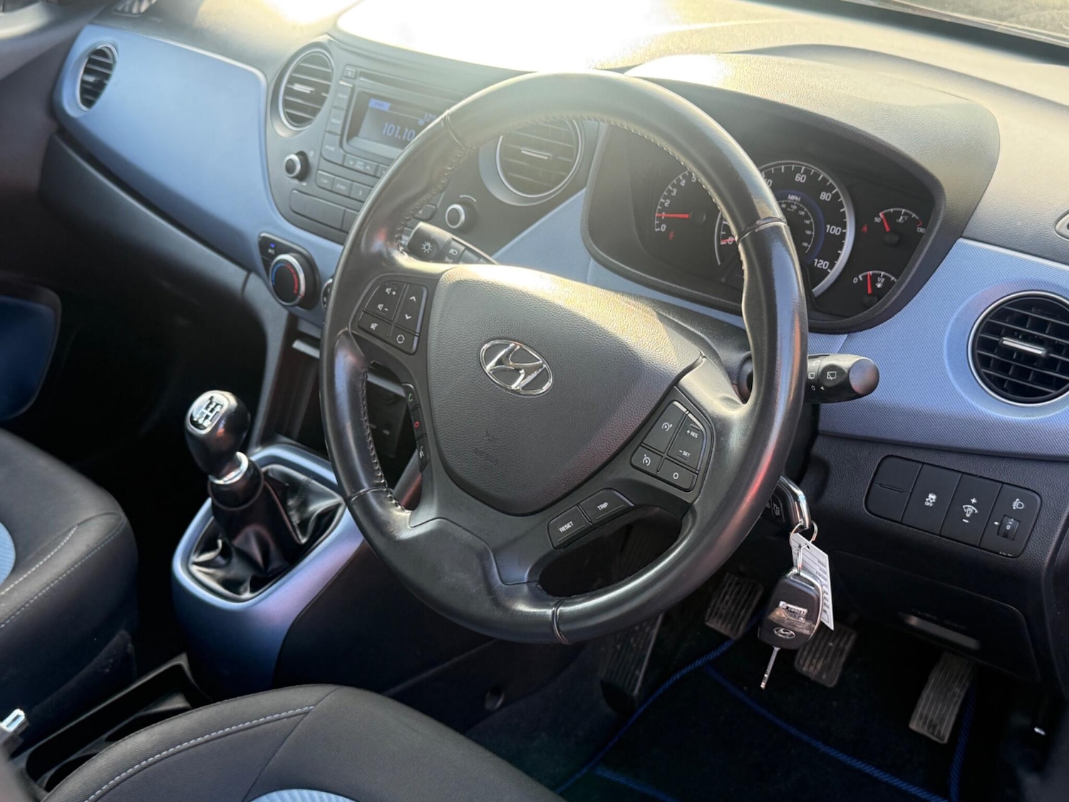 Used Hyundai i10 for sale - 77671059: Photo 24