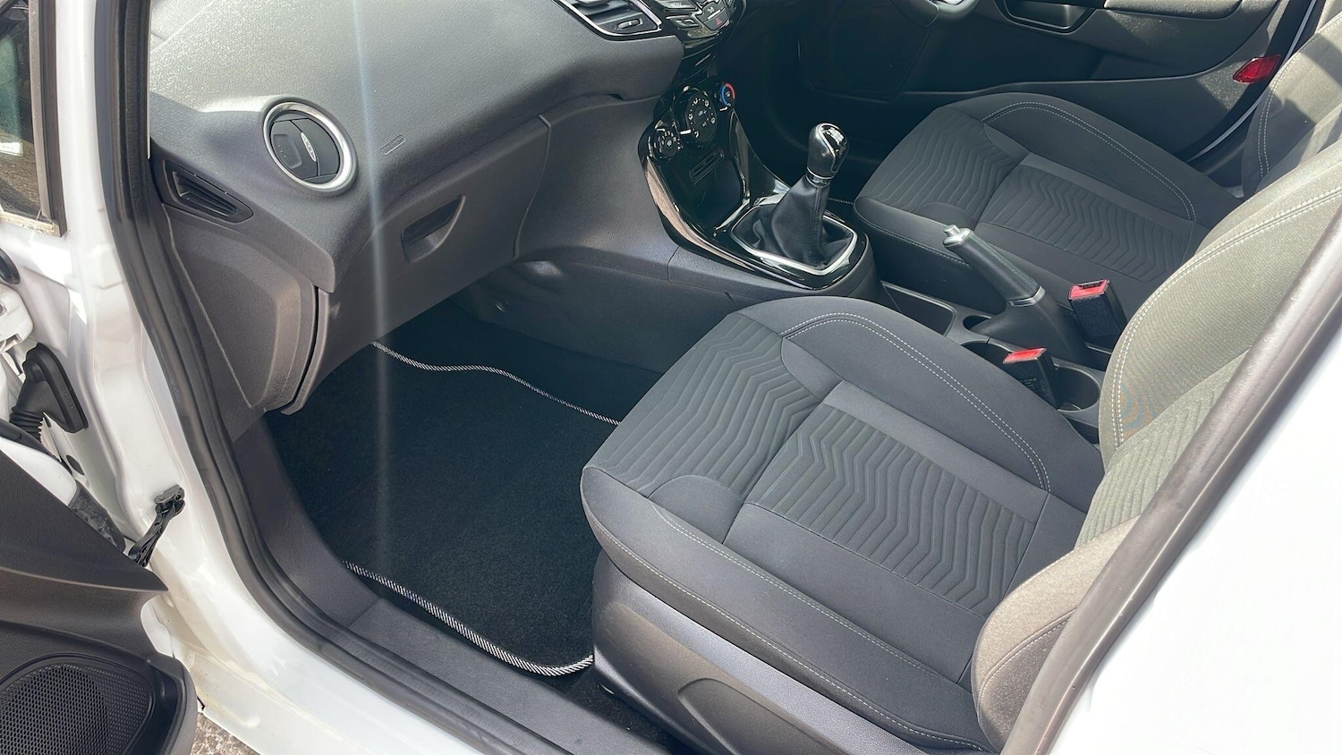 Used Ford Fiesta 2015 for sale - 75782062: Photo 22