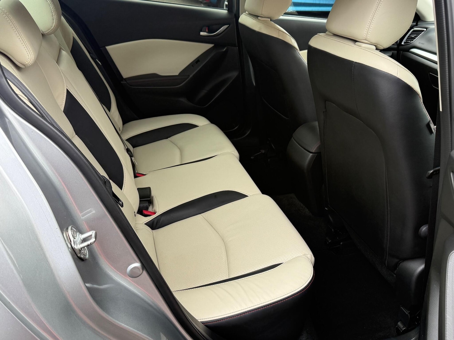 Used Mazda Mazda3 for sale - 77215110: Photo 21