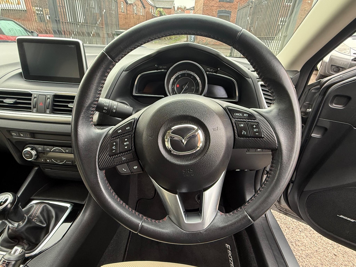 Used Mazda Mazda3 for sale - 77215110: Photo 26