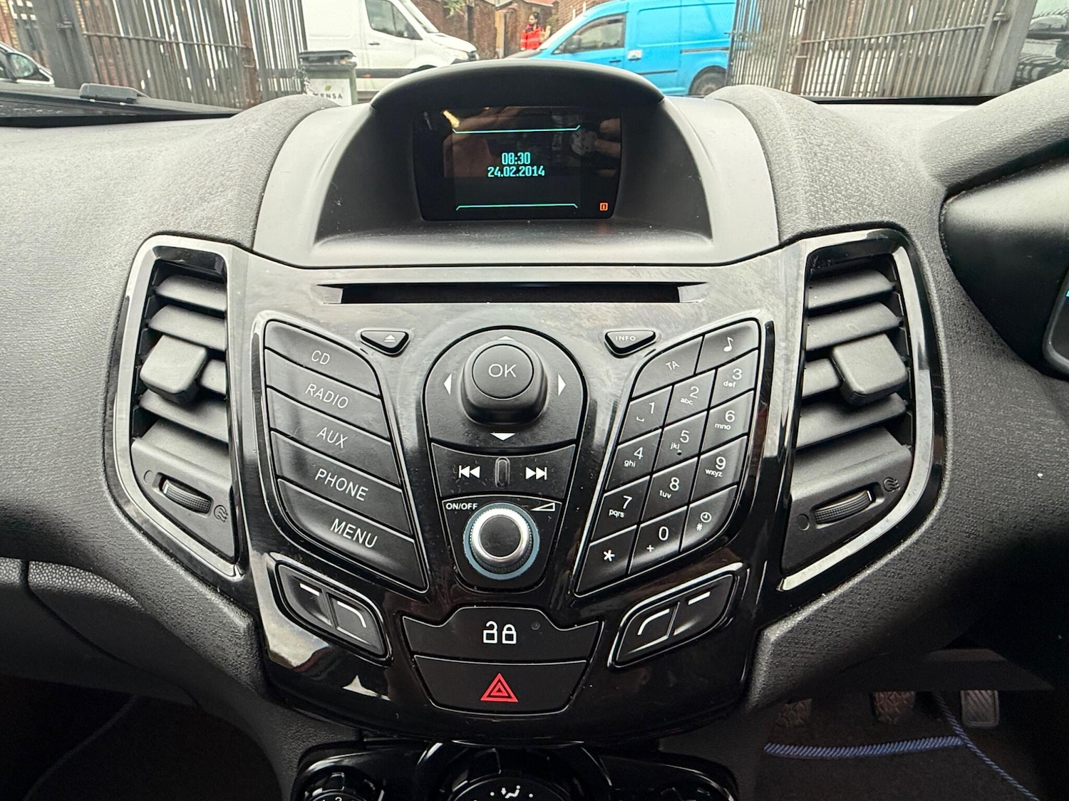 Used Ford Fiesta 2014 for sale - 76549258: Photo 25