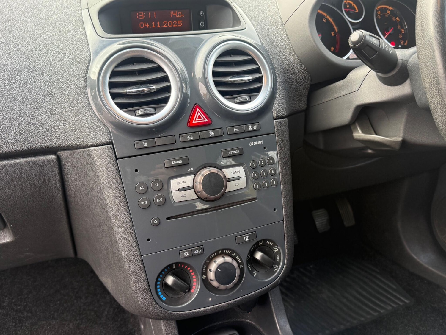 Used Vauxhall Corsa 2012 for sale - 76473020: Photo 18