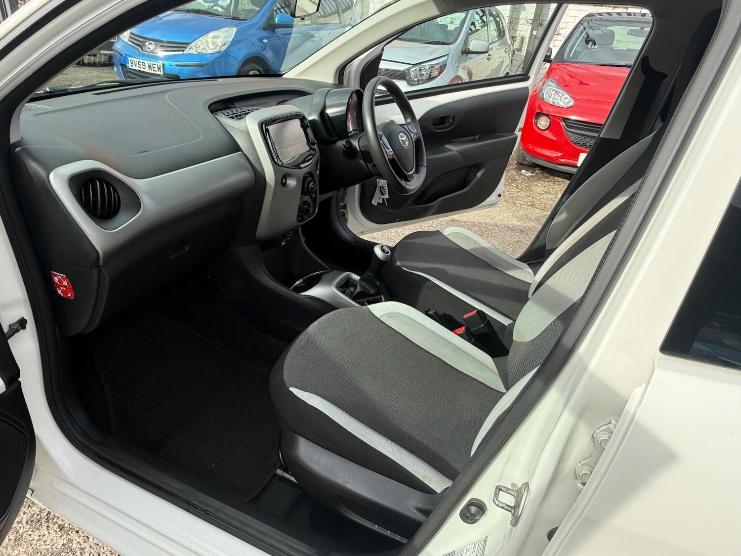 Used Toyota AYGO for sale - 77657460: Photo 25