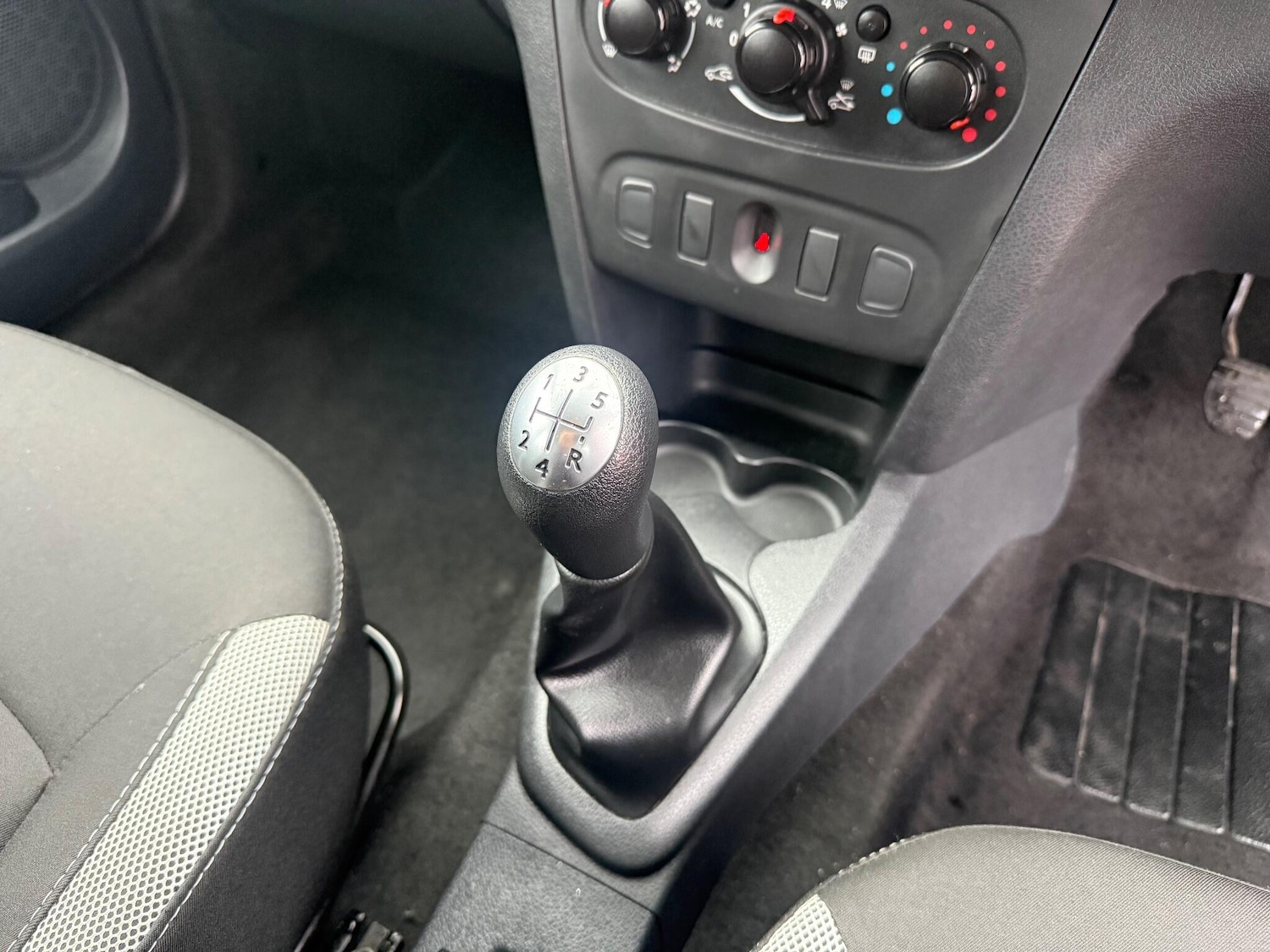 Used Dacia Sandero Stepway 2018 for sale - 77230622: Photo 19