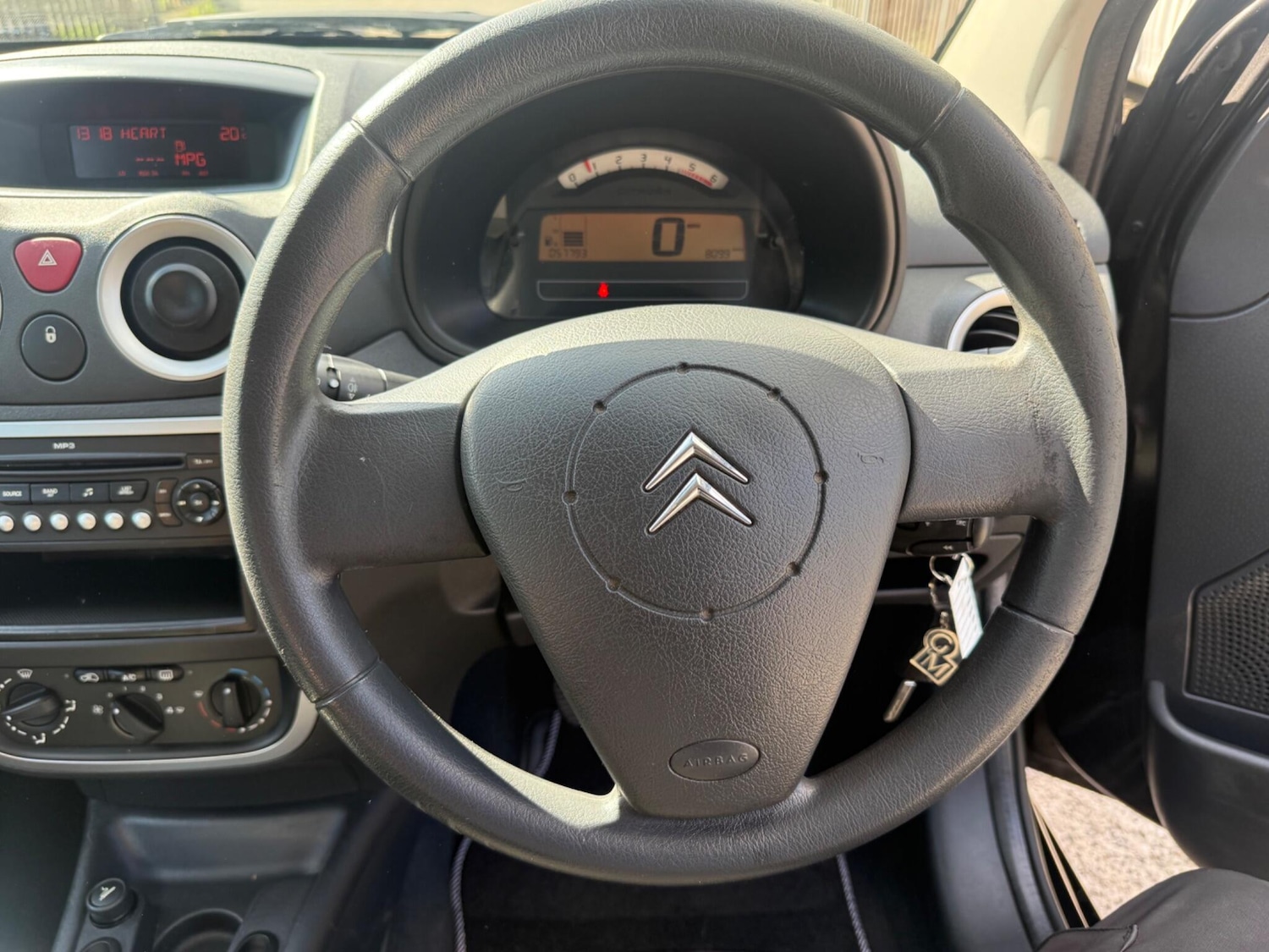 Used Citroen C2 2009 for sale - 76990920: Photo 23