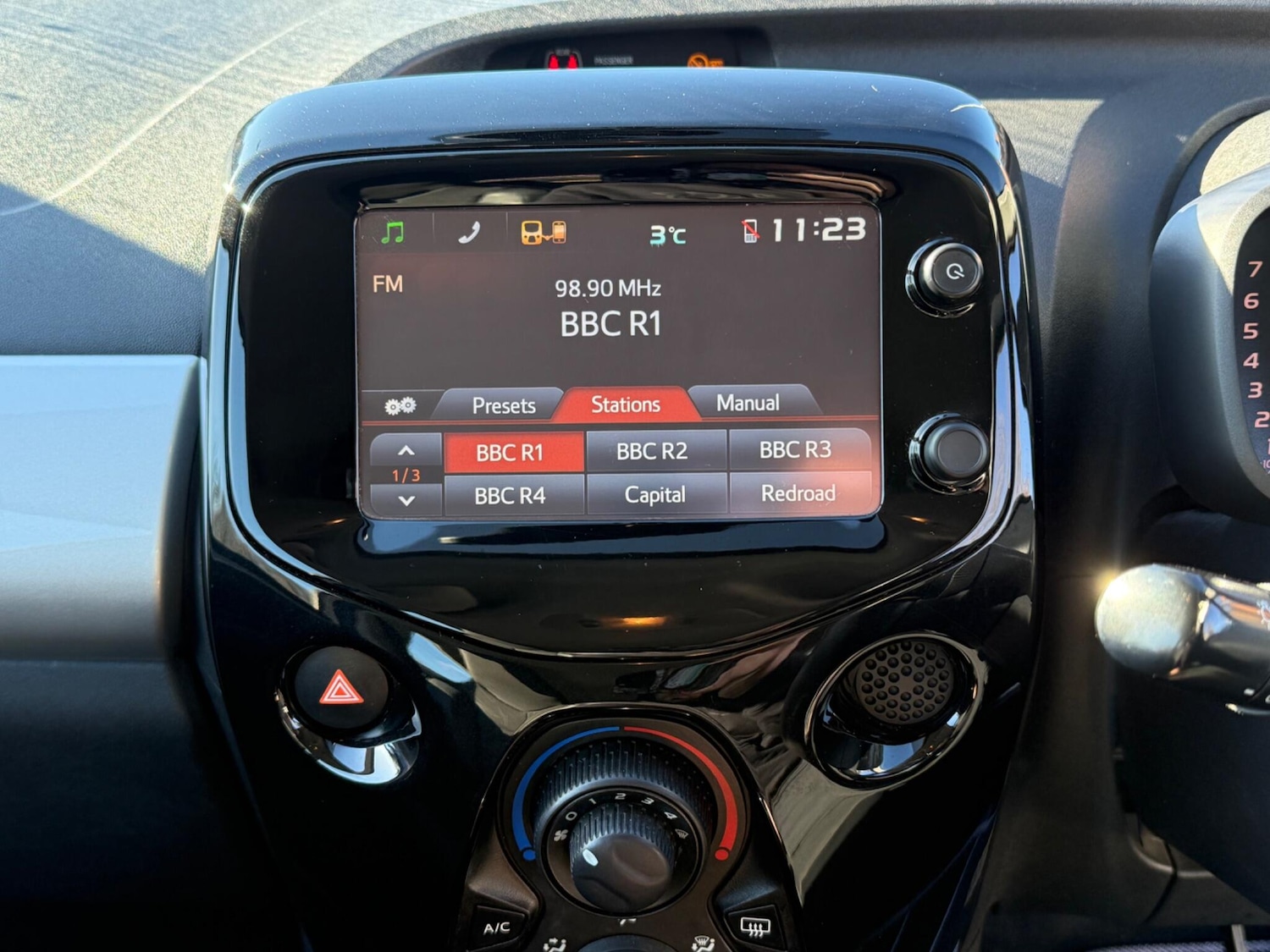 Used Toyota AYGO 2015 for sale - 77559285: Photo 19