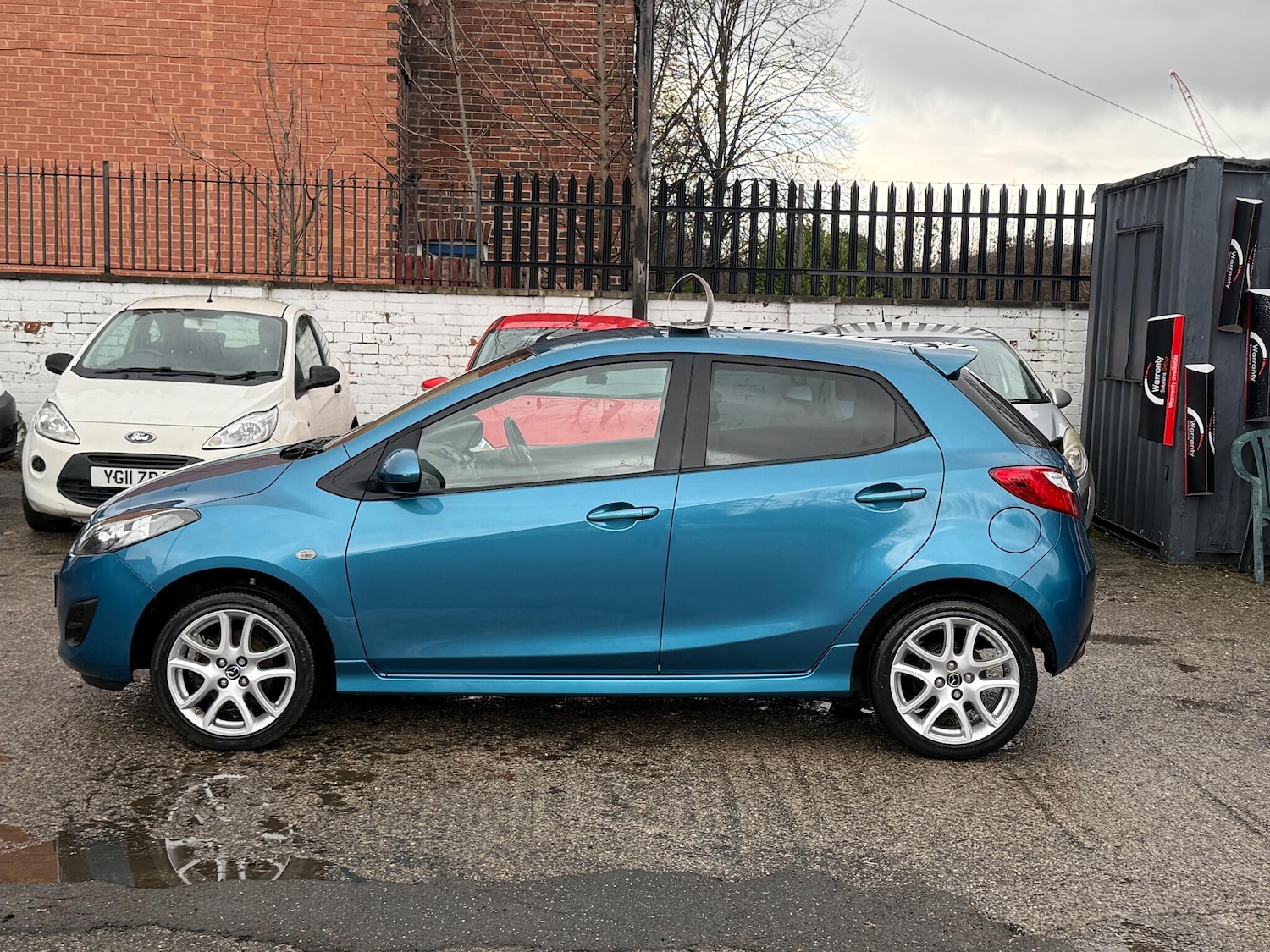 Used Mazda Mazda2 2014 for sale - 77190855: Photo 11