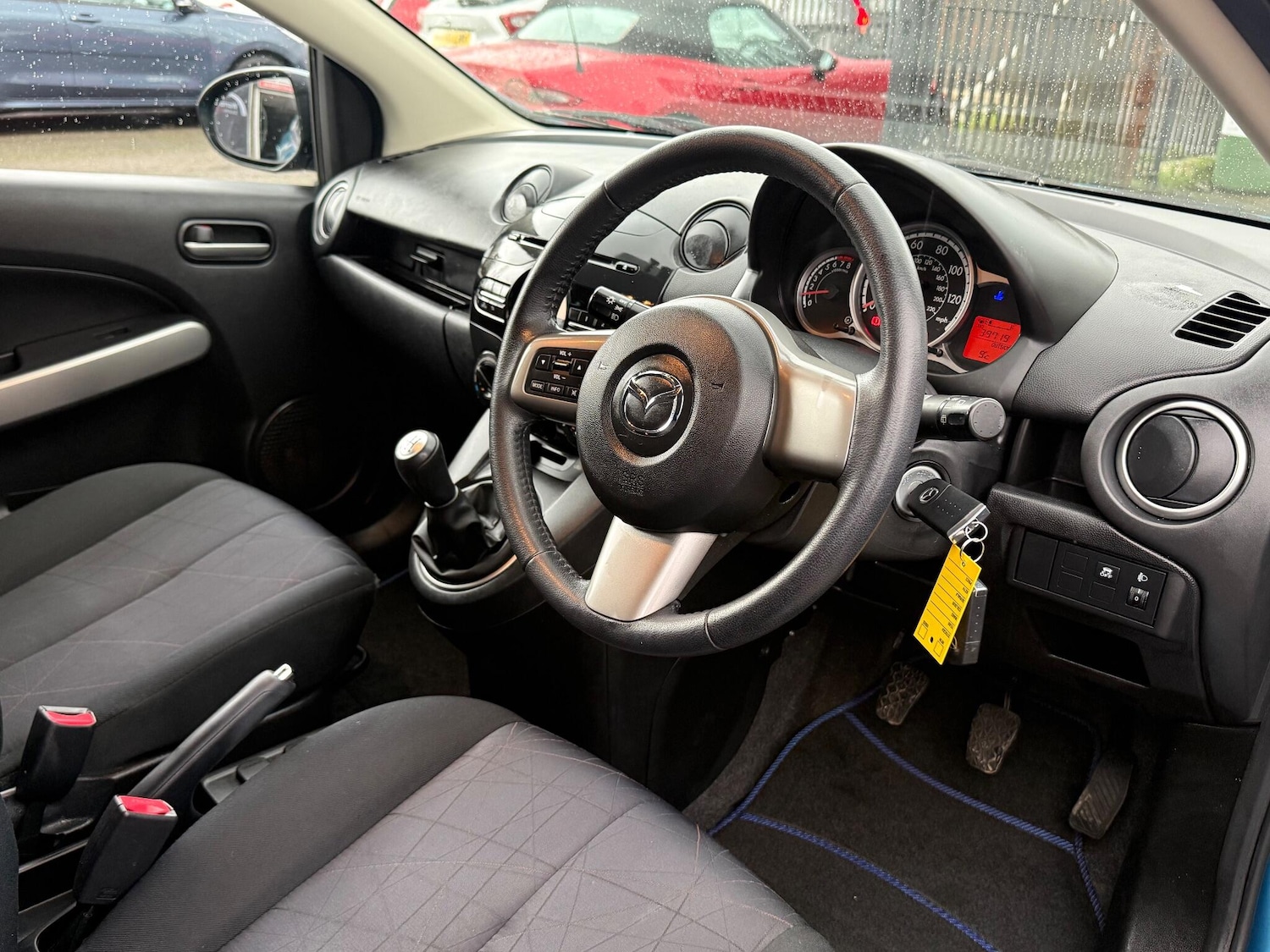 Used Mazda Mazda2 2014 for sale - 77190855: Photo 17