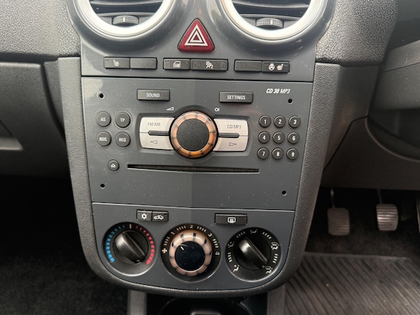 Used Vauxhall Corsa 2011 for sale - 76307094: Photo 18