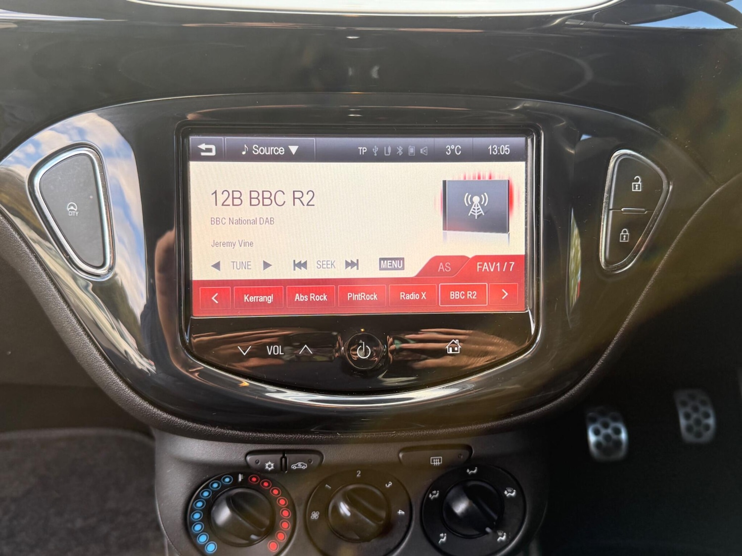 Used Vauxhall Corsa 2015 for sale - 76397986: Photo 21