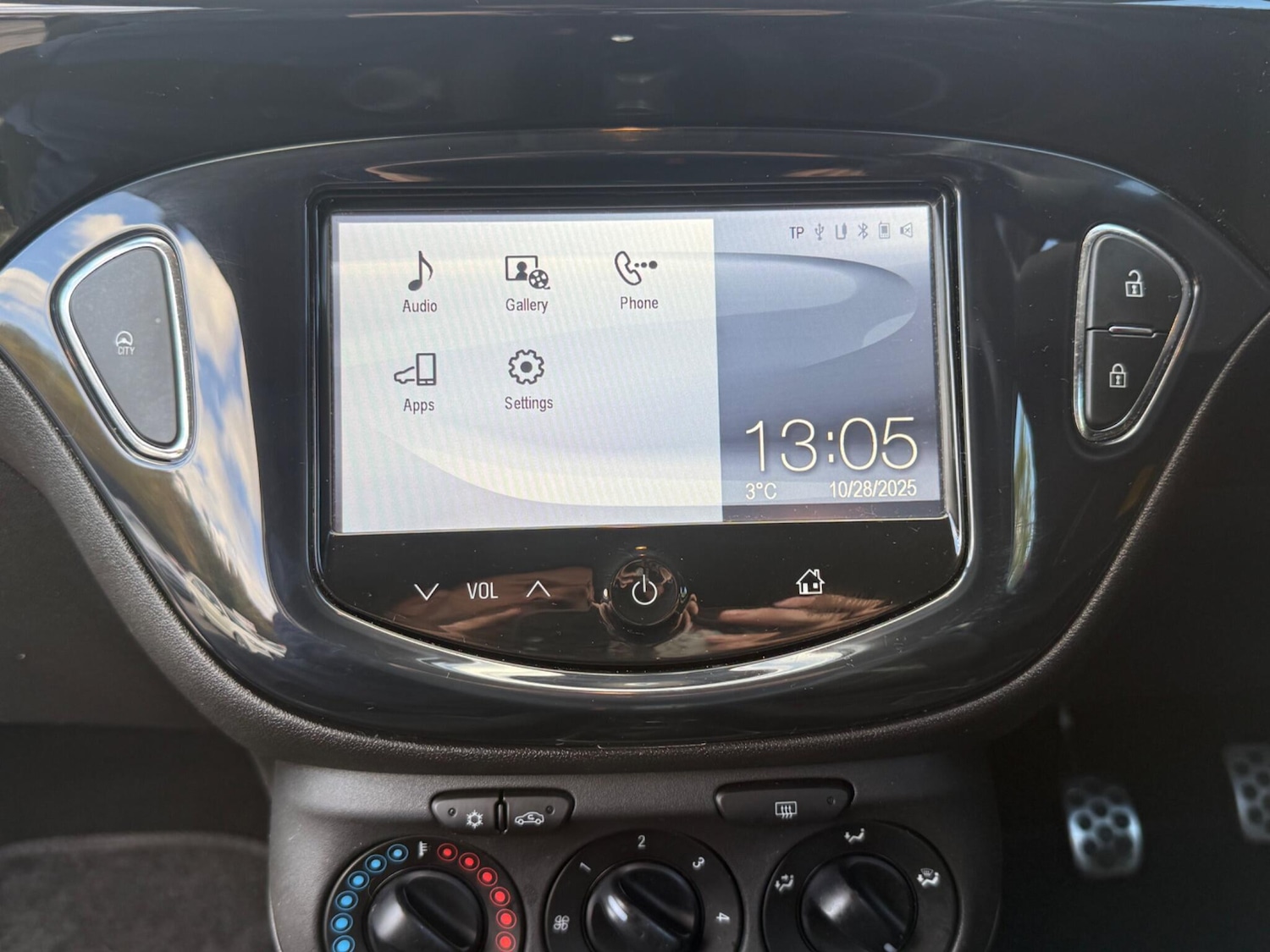 Used Vauxhall Corsa 2015 for sale - 76397986: Photo 22