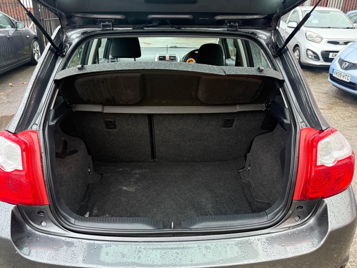 Used Toyota Auris 2010 for sale - 76513247: Photo 14