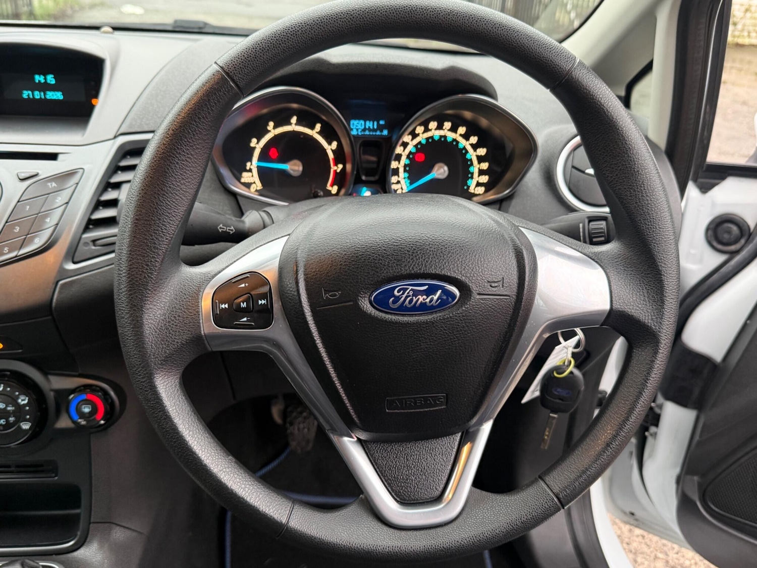 Used Ford Fiesta 2015 for sale - 77344377: Photo 24