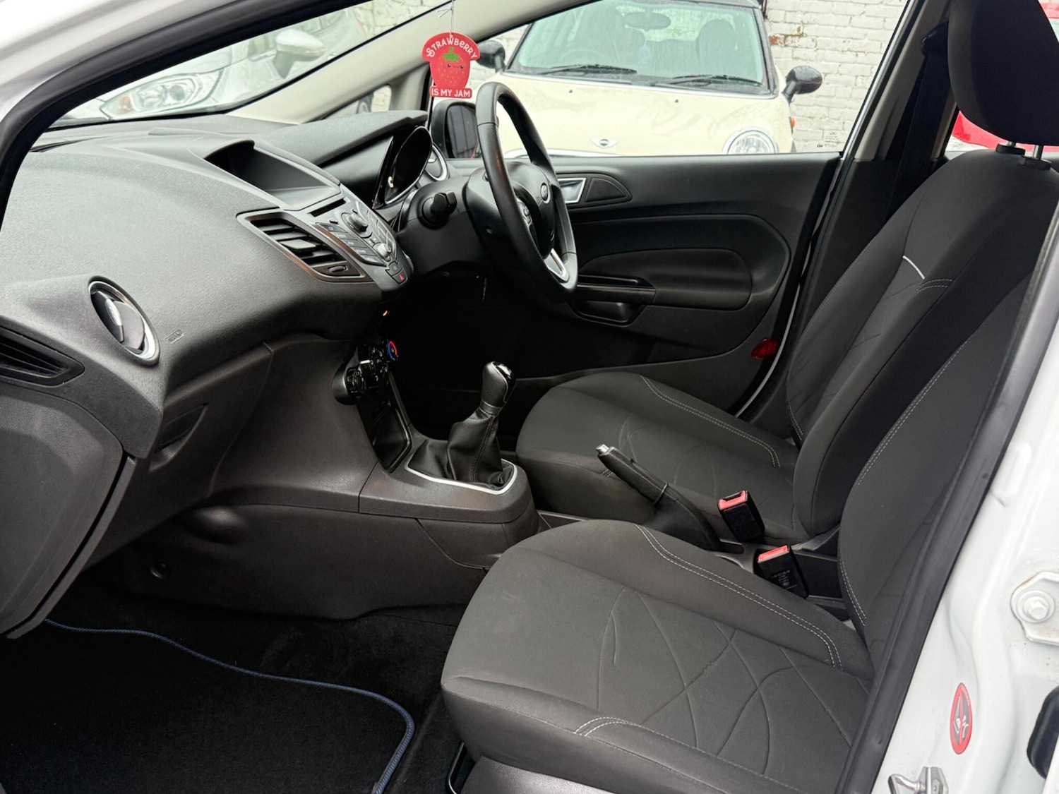 Used Ford Fiesta 2015 for sale - 77344377: Photo 25