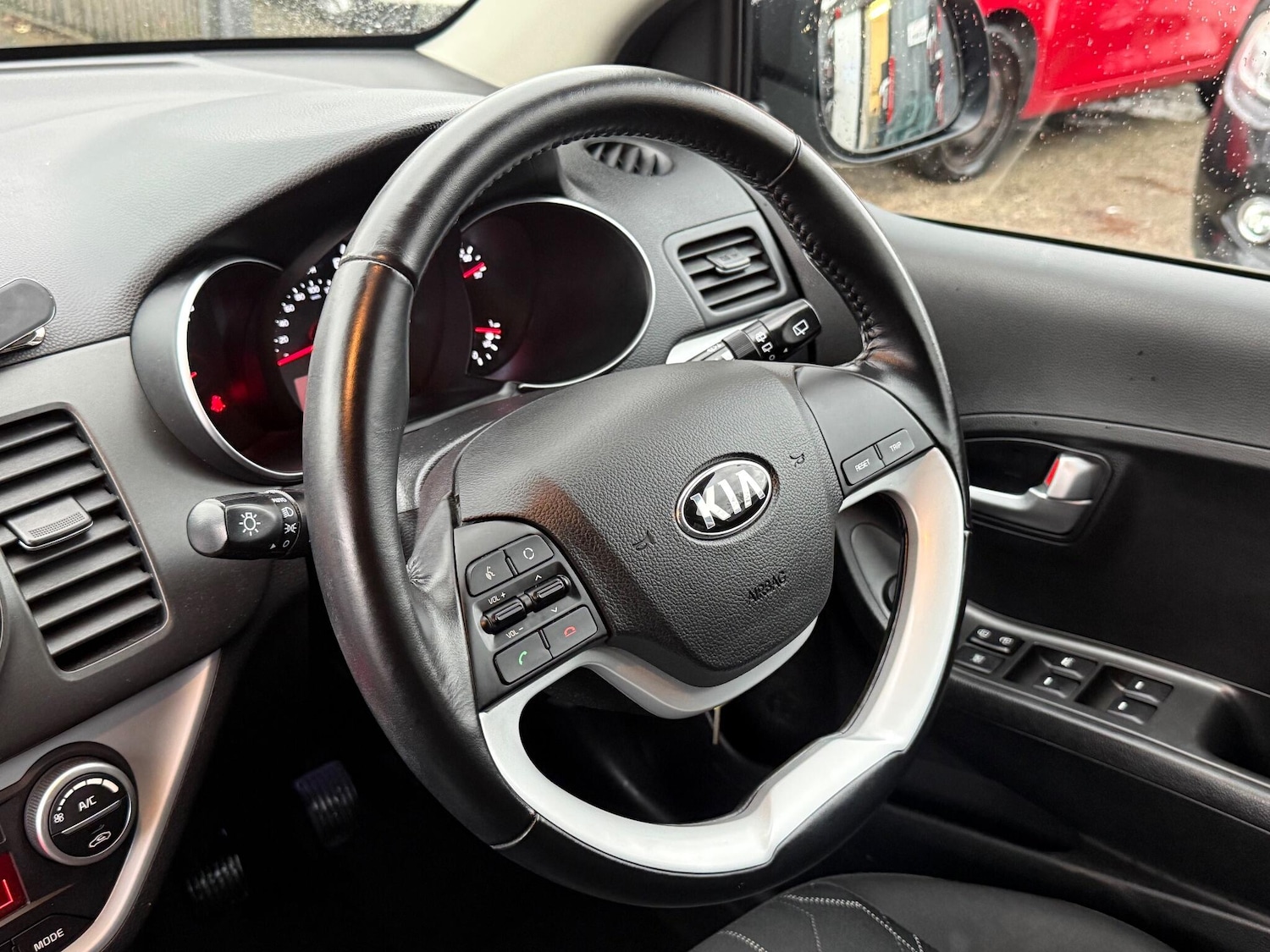 Used Kia Picanto 2016 for sale - 76952934: Photo 25