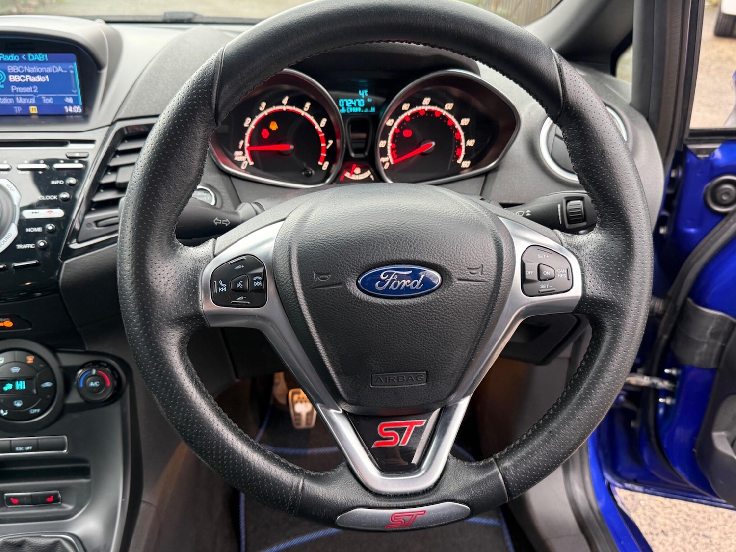 Used Ford Fiesta 2015 for sale - 77376143: Photo 24