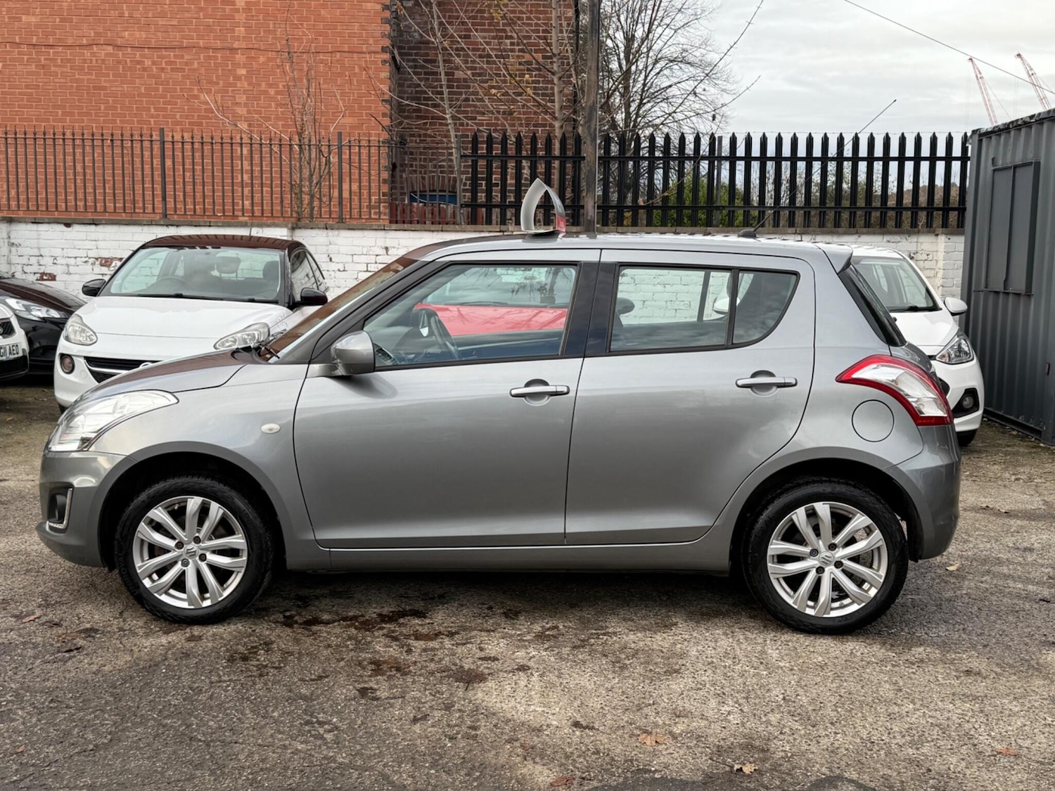 Used Suzuki Swift 2014 for sale - 76714660: Photo 11