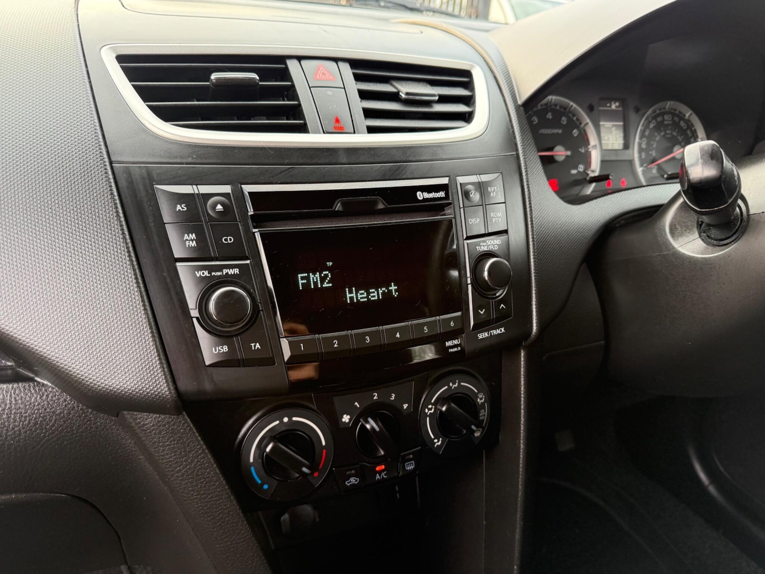 Used Suzuki Swift 2014 for sale - 76714660: Photo 22