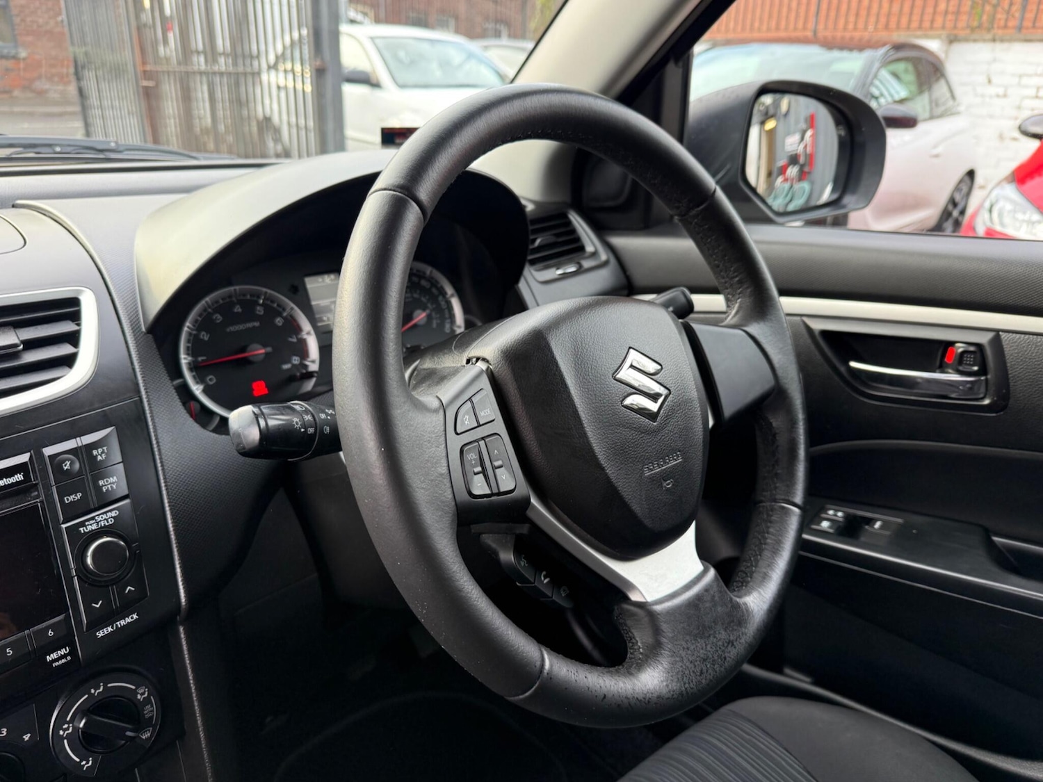 Used Suzuki Swift 2014 for sale - 76714660: Photo 24