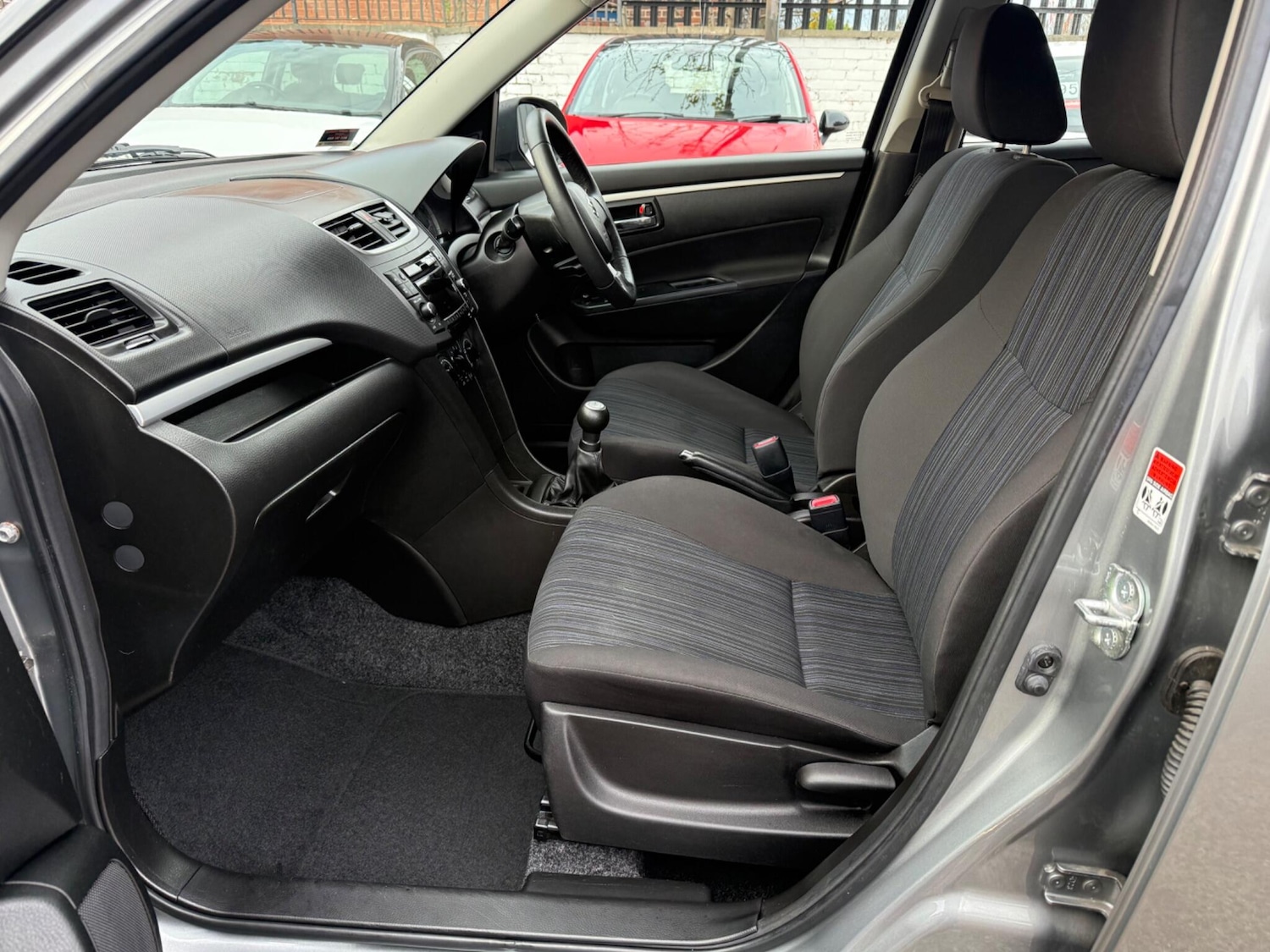 Used Suzuki Swift 2014 for sale - 76714660: Photo 26