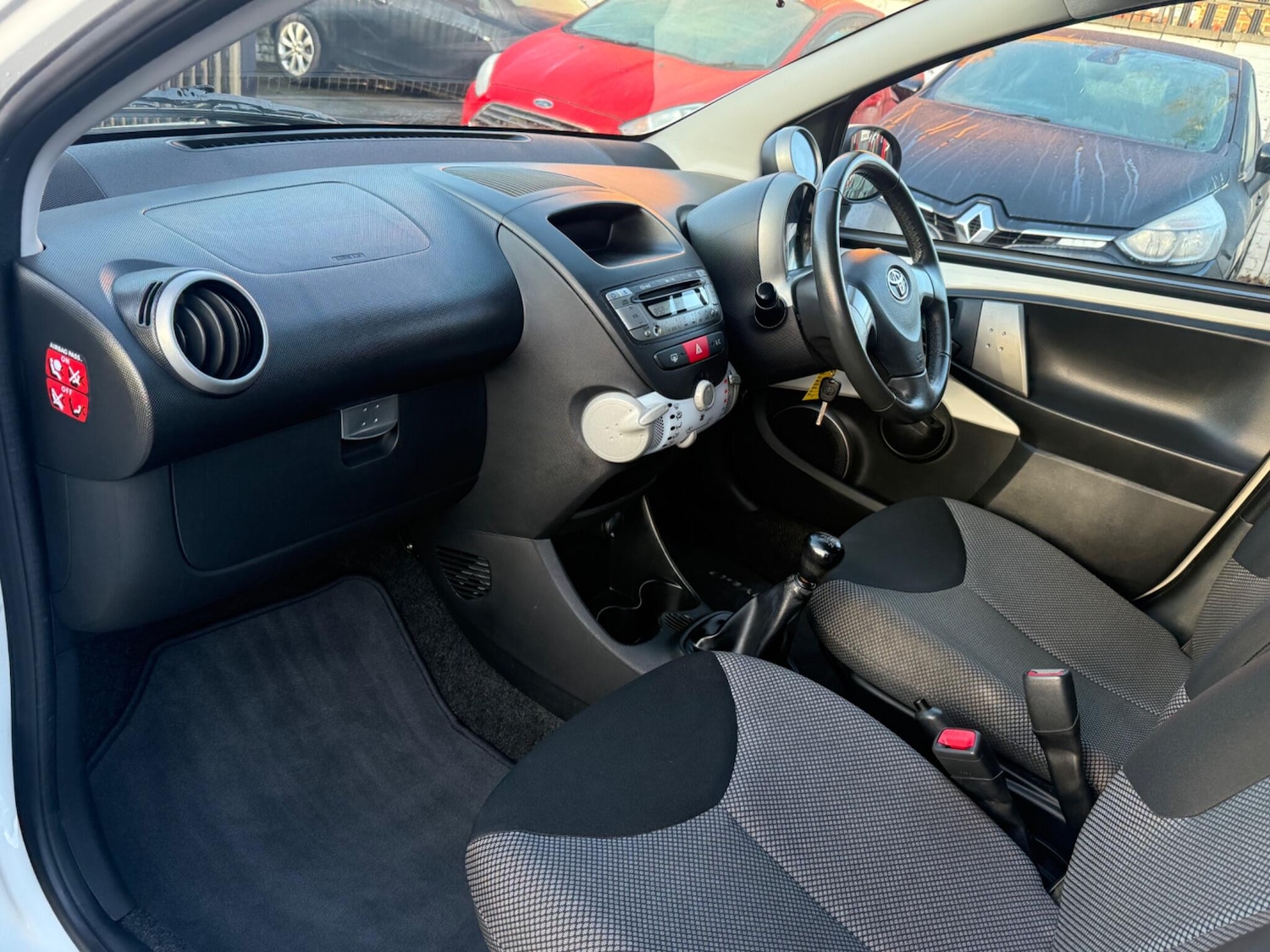 Used Toyota AYGO 2013 for sale - 76780622: Photo 19