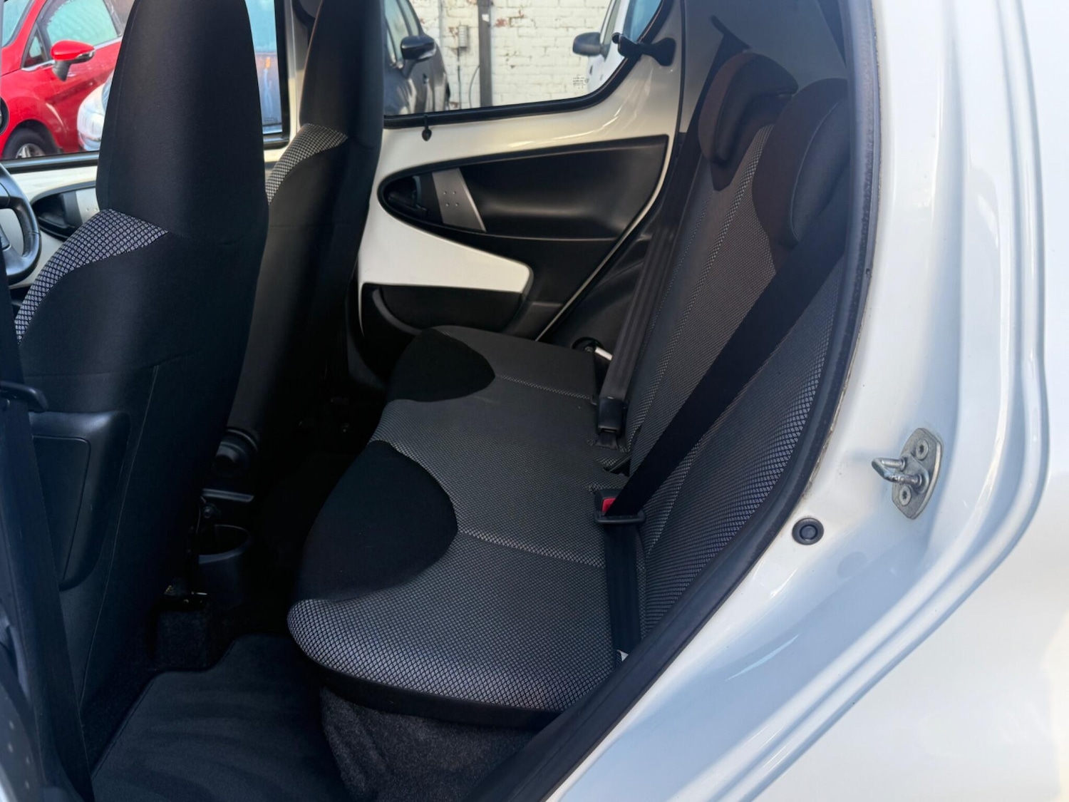 Used Toyota AYGO 2013 for sale - 76780622: Photo 22