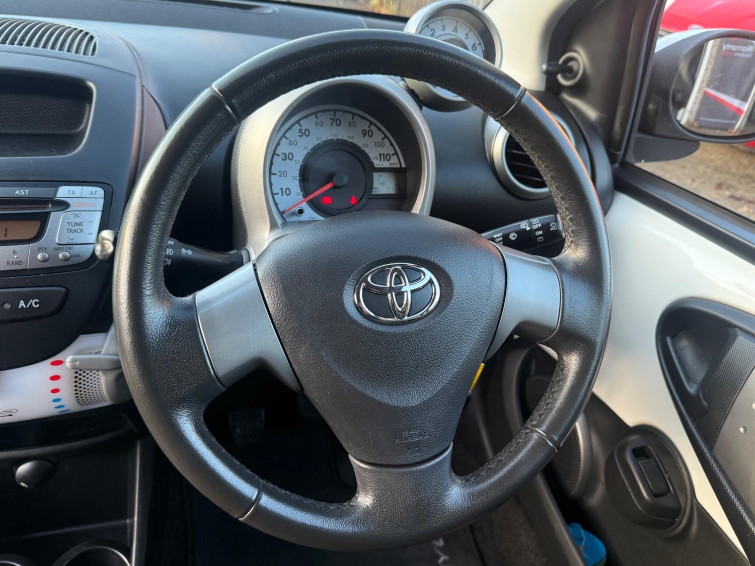 Used Toyota AYGO 2013 for sale - 76780622: Photo 24