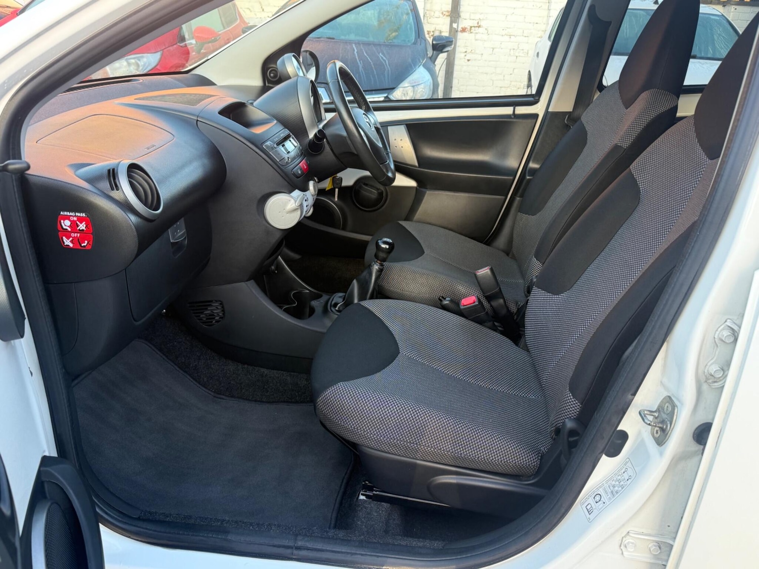 Used Toyota AYGO 2013 for sale - 76780622: Photo 25