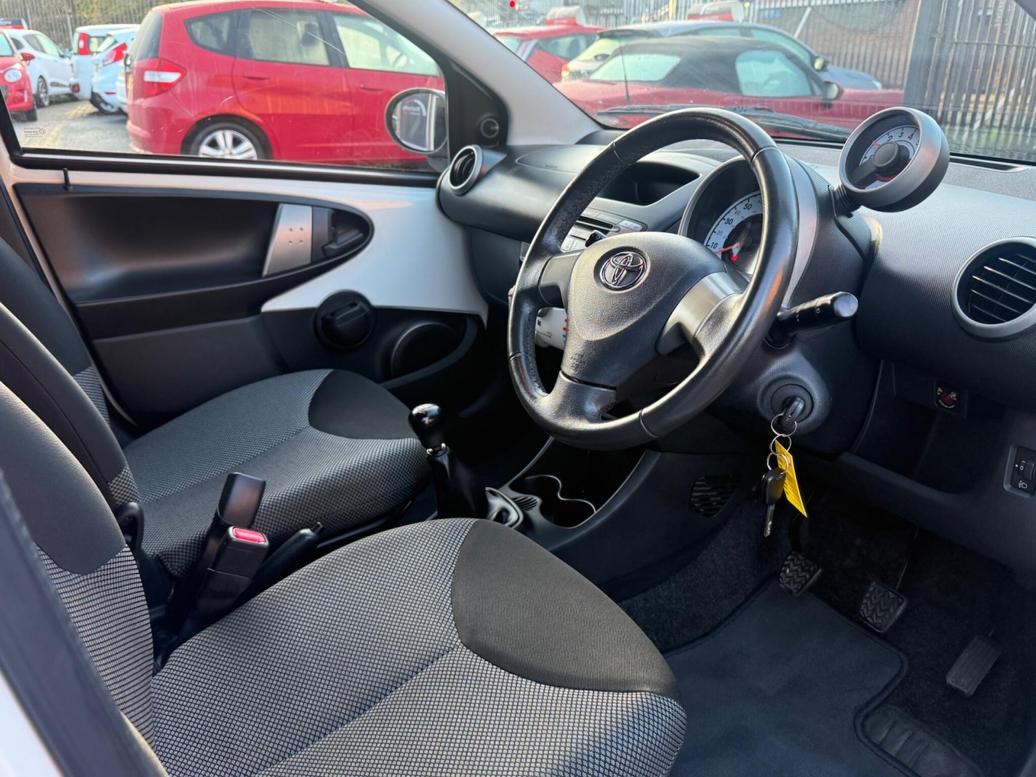 Used Toyota AYGO 2013 for sale - 76780622: Photo 26