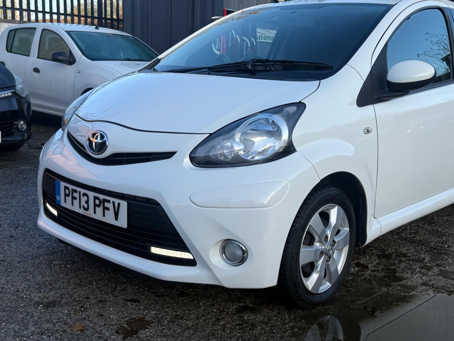 Used Toyota AYGO 2013 for sale - 76780622: Photo 3