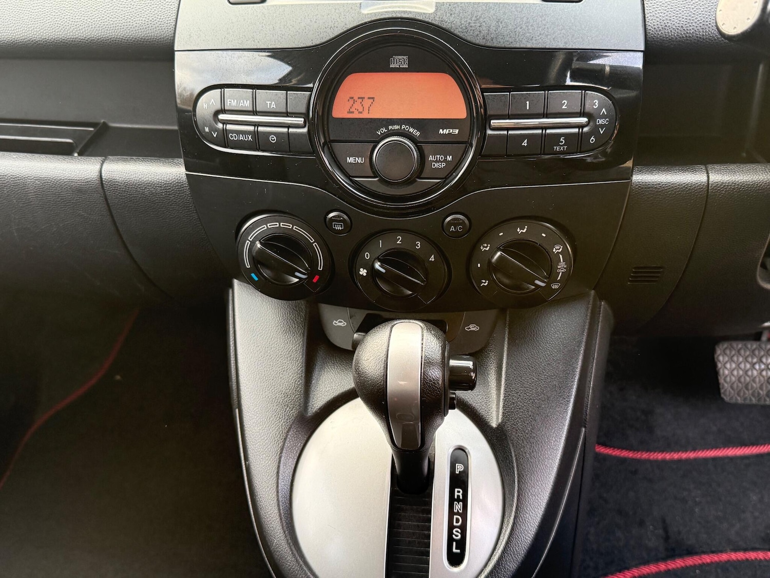 Used Mazda Mazda2 2012 for sale - 76913311: Photo 18