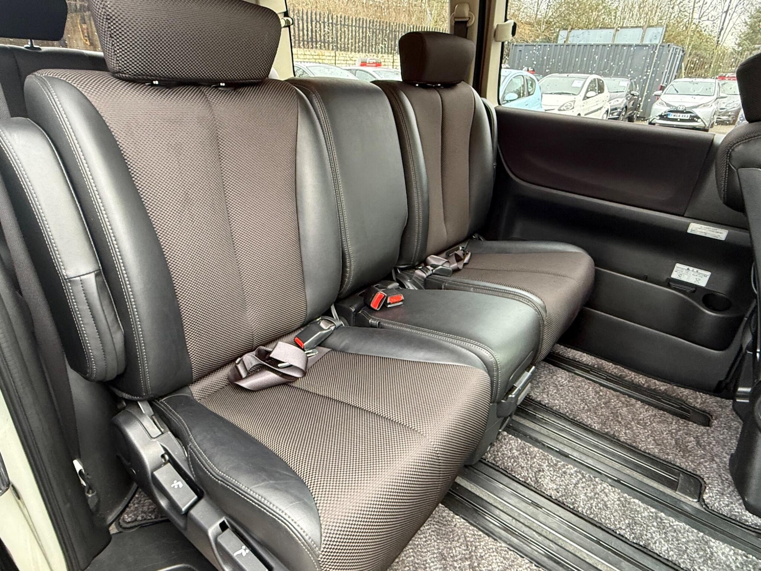 Used Nissan Elgrand 2023 for sale - 77696798: Photo 21