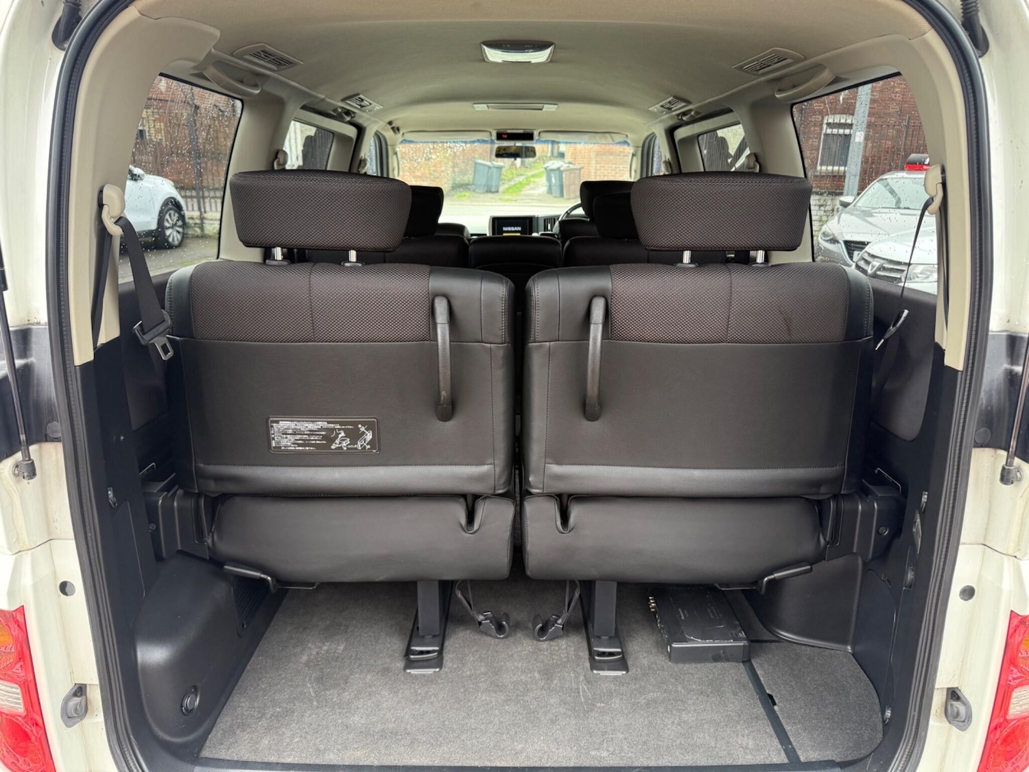 Used Nissan Elgrand 2023 for sale - 77696798: Photo 31