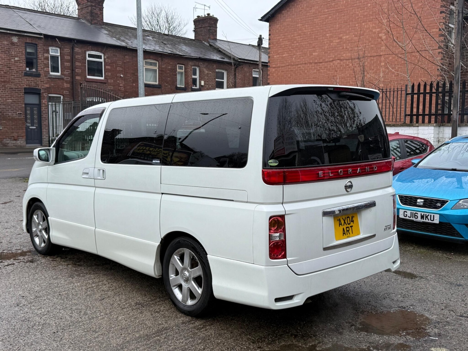 Used Nissan Elgrand 2023 for sale - 77696798: Photo 9