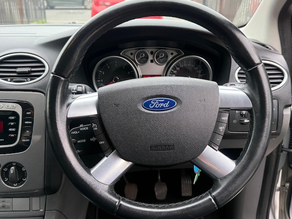 Used Ford Focus 2009 for sale - 76283050: Photo 23