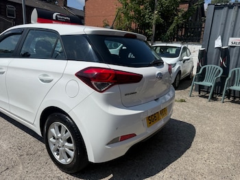 Used Hyundai i20 2017 for sale - 79223998: Photo