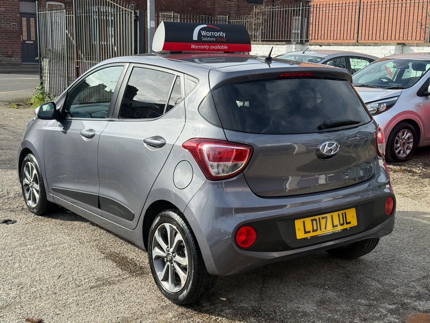 Used Hyundai i10 2017 for sale - 77658721: Photo 10