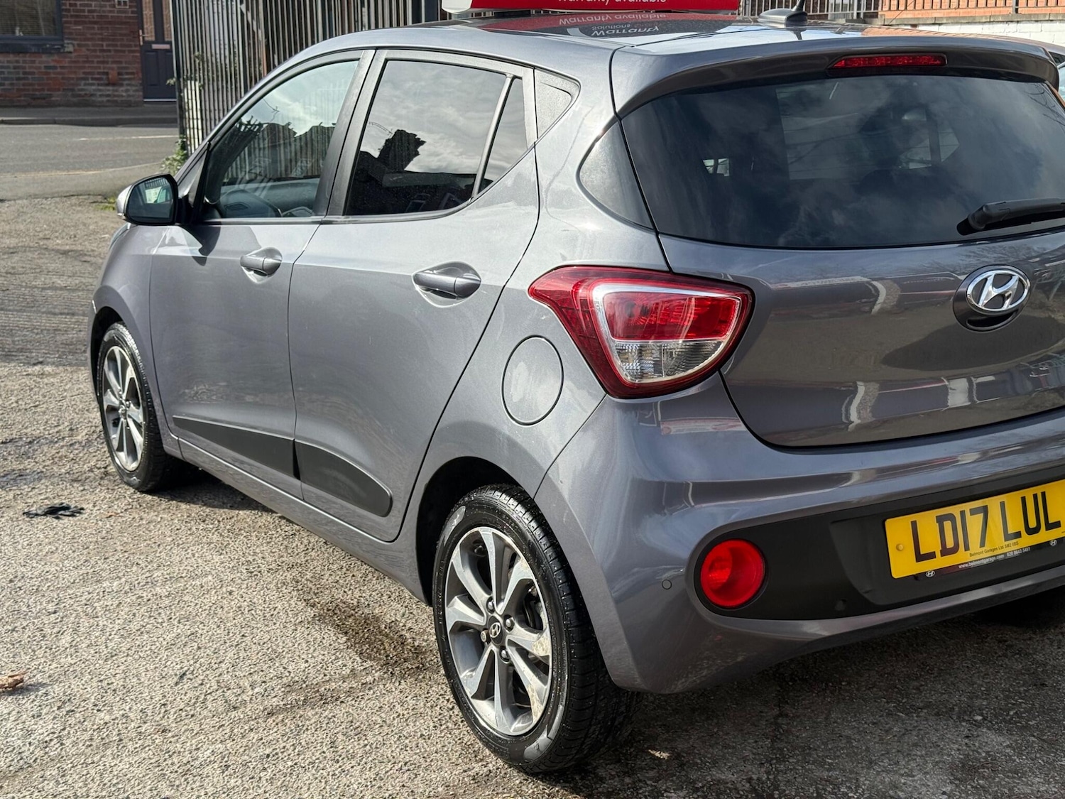 Used Hyundai i10 2017 for sale - 77658721: Photo 9