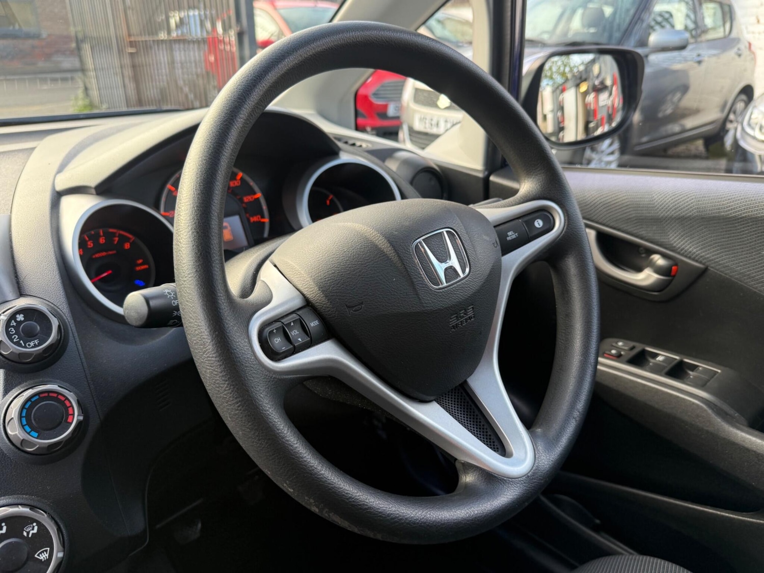 Used Honda Jazz 2009 for sale - 76832705: Photo 24