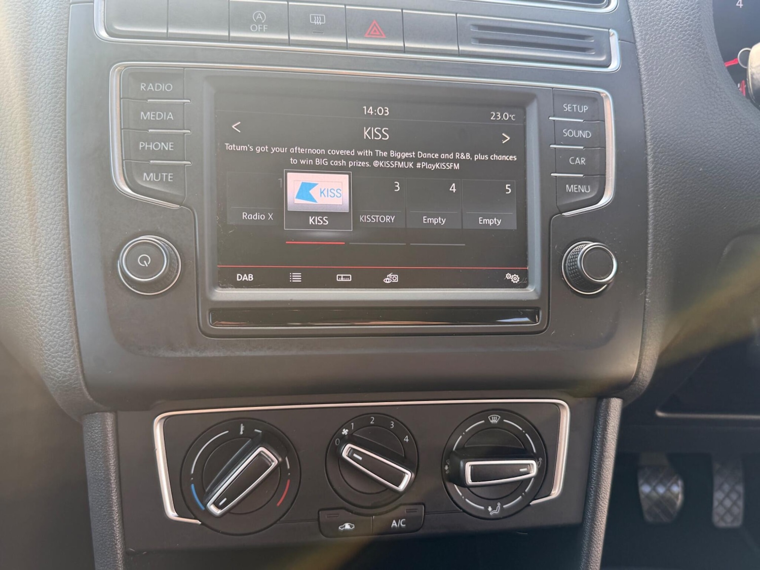 Used Volkswagen Polo 2015 for sale - 76122797: Photo 23