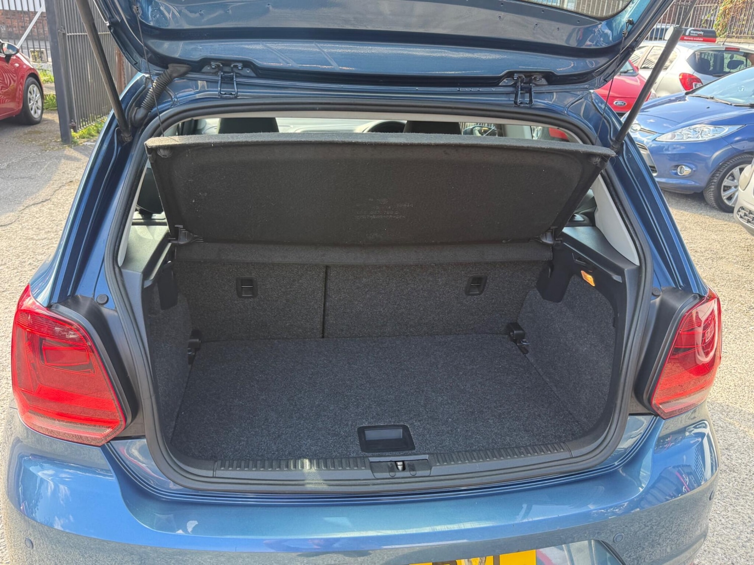 Used Volkswagen Polo 2015 for sale - 76122797: Photo 25