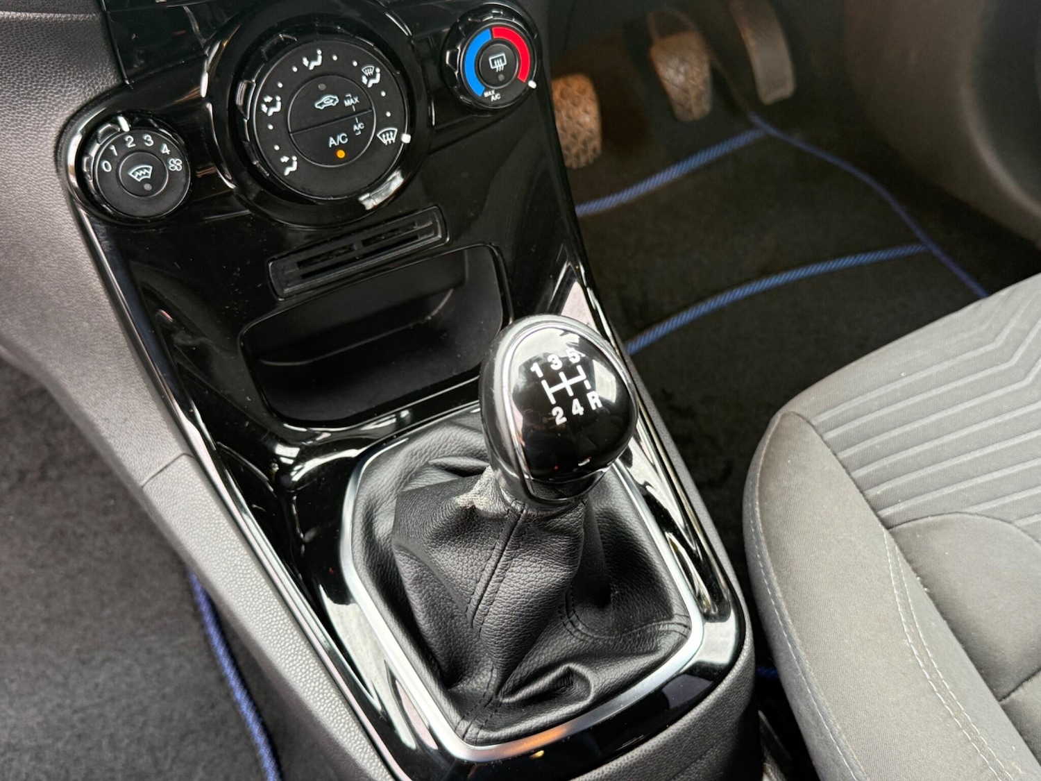 Used Ford Fiesta 2017 for sale - 76432135: Photo 19